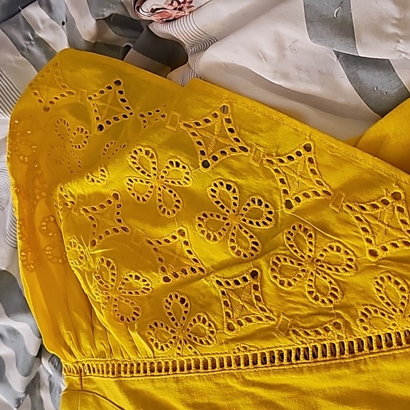 Banana Republic Yellow Top Size M - Picture 2 of 7